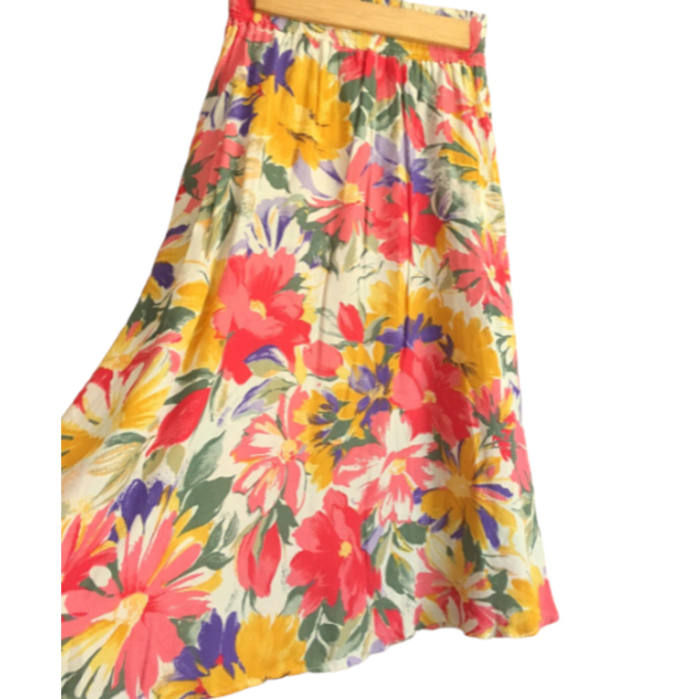 SALE. Vintage White & Pink FLORAL Skirt w/ POCKETS - Pastel A-Line Skirt - S/M